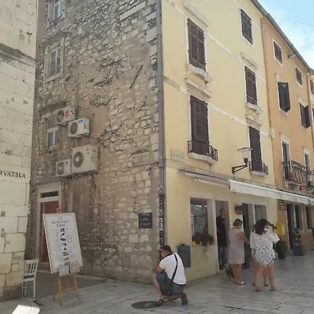 Agora Apartment *